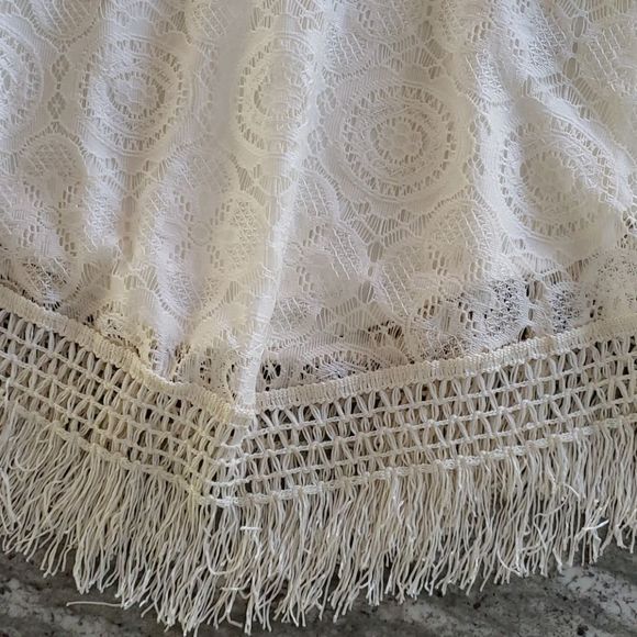 Self esteem lace fringe tank top NWT - Picture 3 of 4